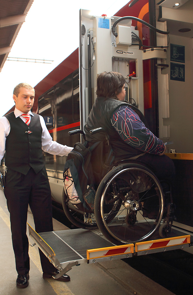 Zvedací pločina pro invalidy